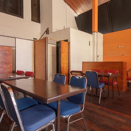 Reddoorz Near Jalan Sudirman Padang Hotel Exterior photo