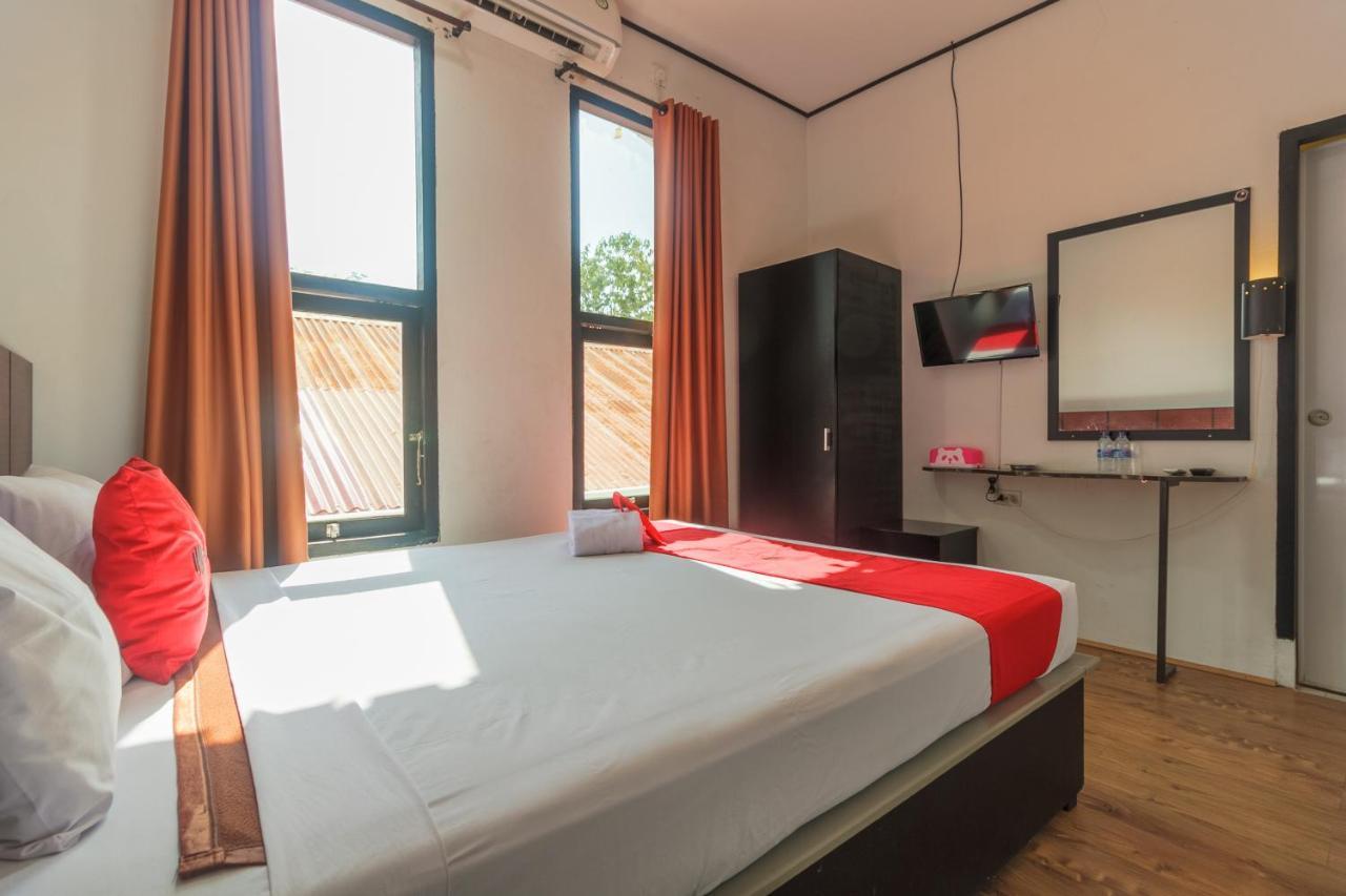 Reddoorz Near Jalan Sudirman Padang Hotel Exterior photo