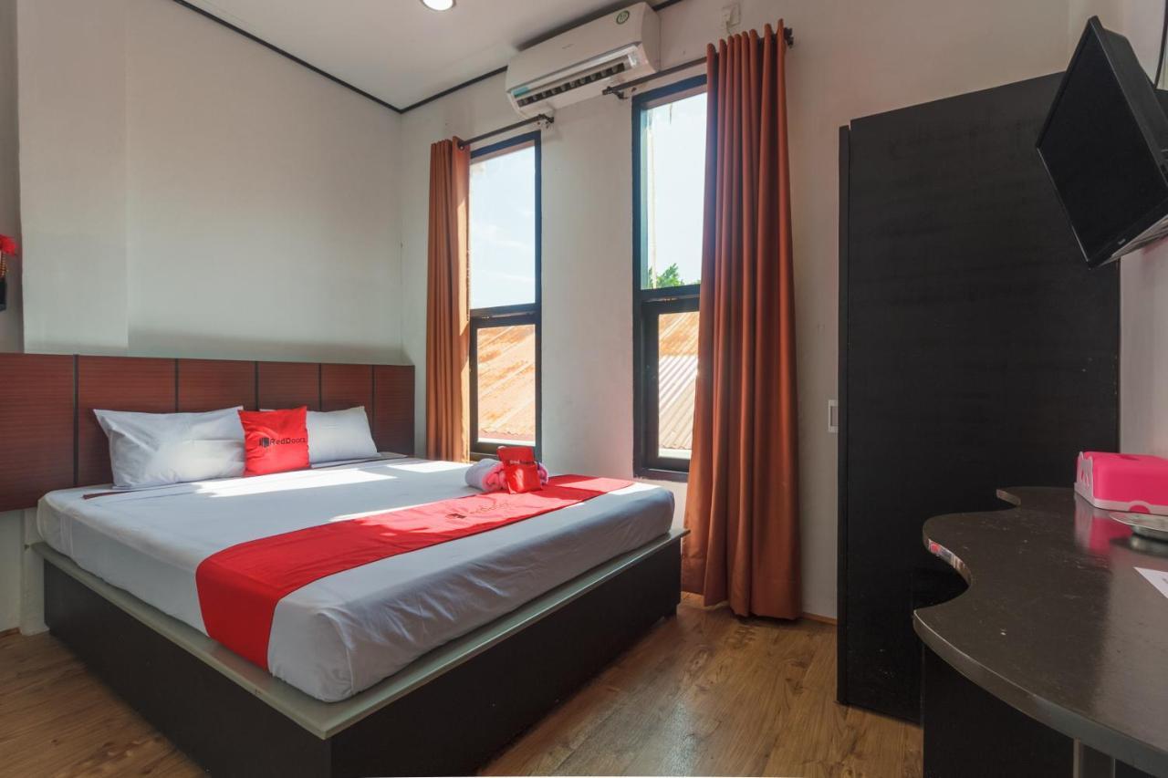 Reddoorz Near Jalan Sudirman Padang Hotel Exterior photo